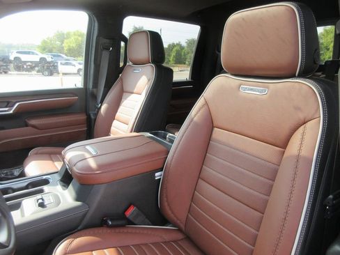 New 2026 GMC Sierra 3500 Denali Ultimate AWD/4WD image 13