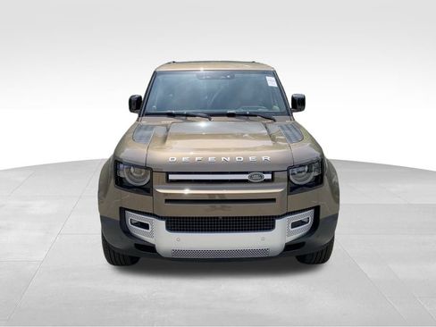 New 2025 Land Rover Defender 90 S image 2