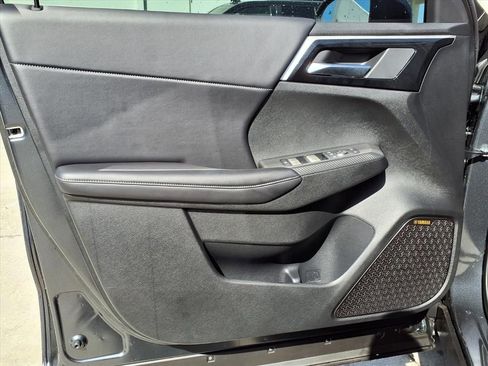 Used 2026 Mitsubishi Outlander SE FWD image 14