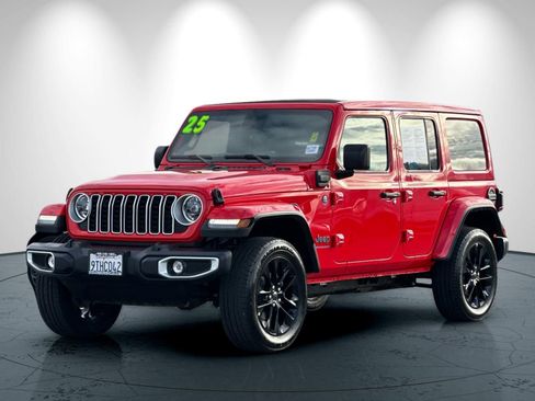 Certified 2025 Jeep Wrangler Unlimited Sahara w/ Safety Group image 8