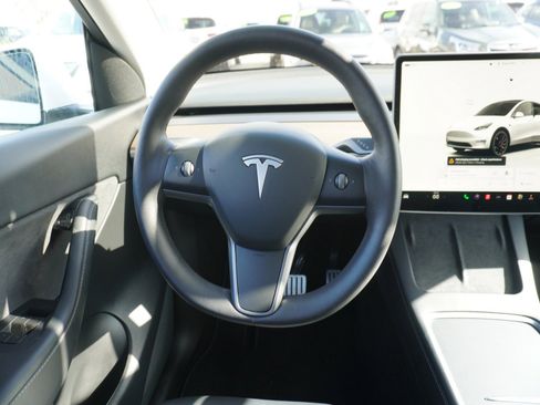 Used 2022 Tesla Model Y Performance image 16