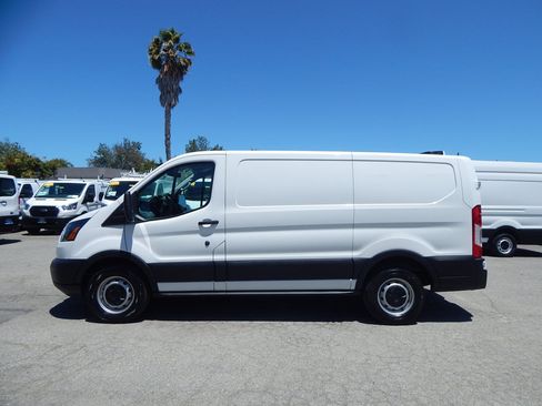 Used 2018 Ford Transit 150 130 Low Roof RWD image 5