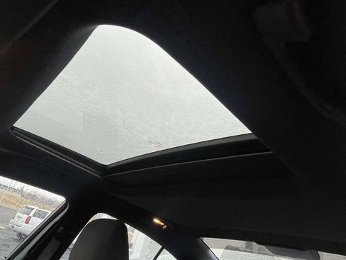 Used 2022 Dodge Charger SXT w/ Blacktop Package image 8