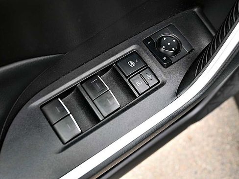Used 2022 Toyota RAV4 XLE FWD image 19
