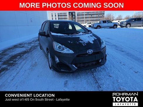 Used 2017 Toyota Prius C Two image 2