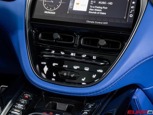 Used 2022 Aston Martin DBX image 28