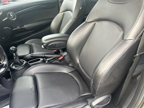 Used 2014 MINI Cooper 2-Door Hardtop image 8