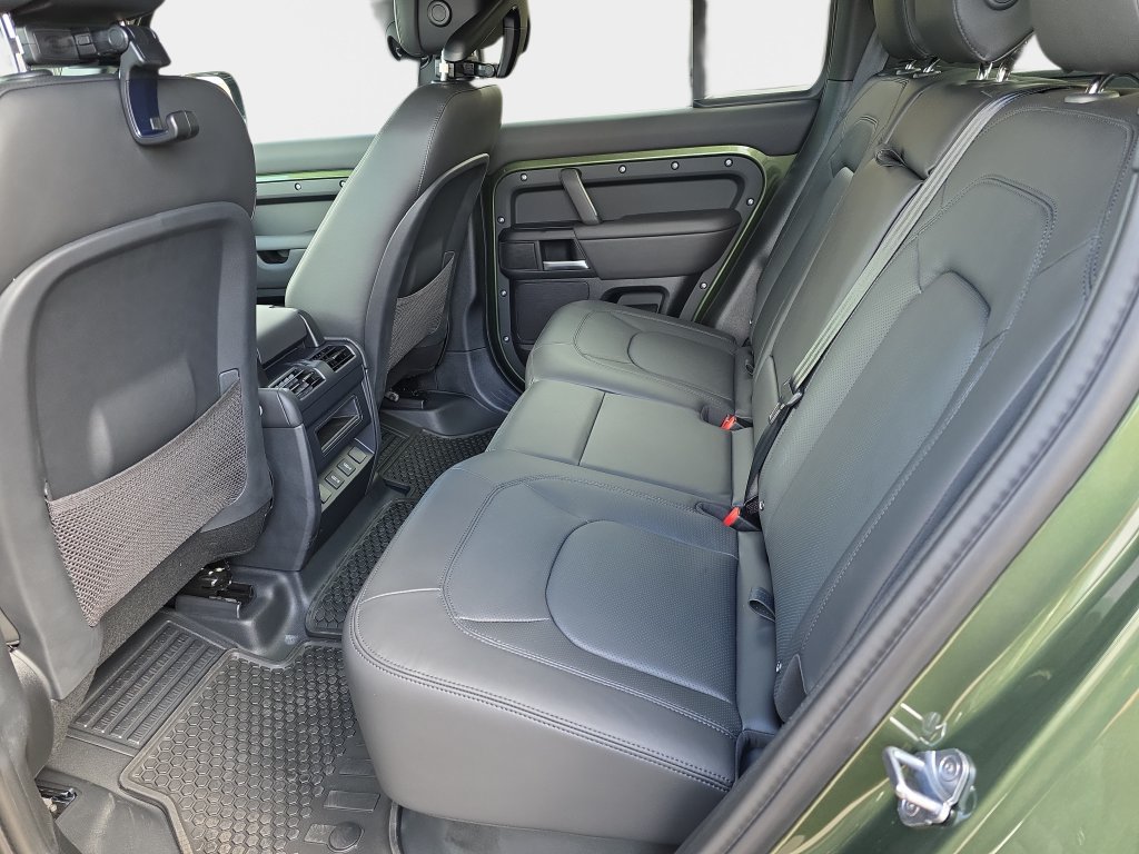 New 2026 Land Rover Defender 110 X-Dynamic SE AWD/4WD image 11