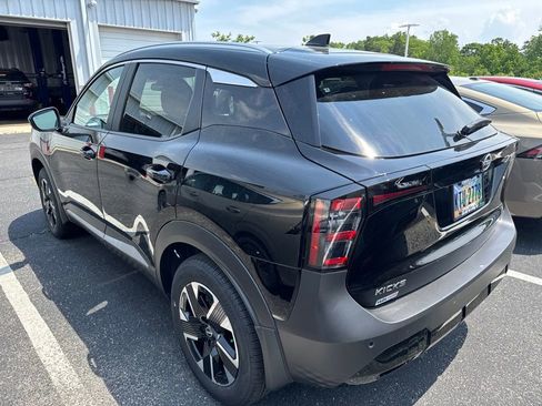 Used 2026 Nissan Kicks SV w/ SV Premium Package AWD/4WD image 6