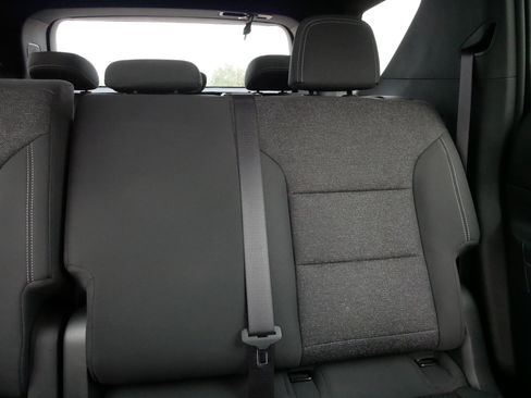 Used 2024 Chevrolet Traverse LS FWD image 14