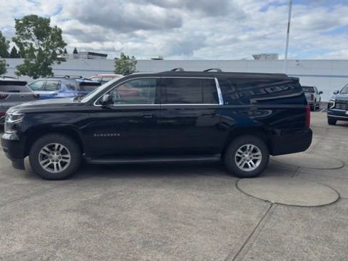 Used 2016 Chevrolet Suburban LT AWD/4WD image 4