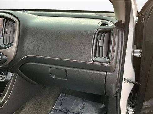 Used 2016 GMC Canyon SLE w/ All Terrain Package image 15