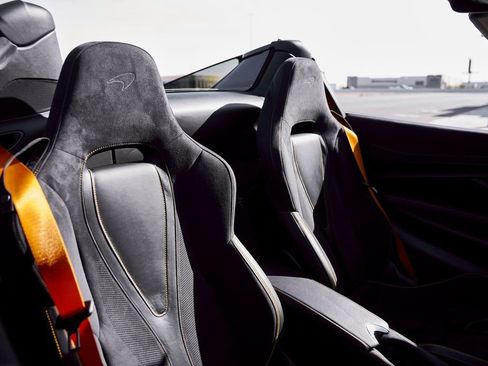 Used 2020 McLaren 720S Spider RWD image 40