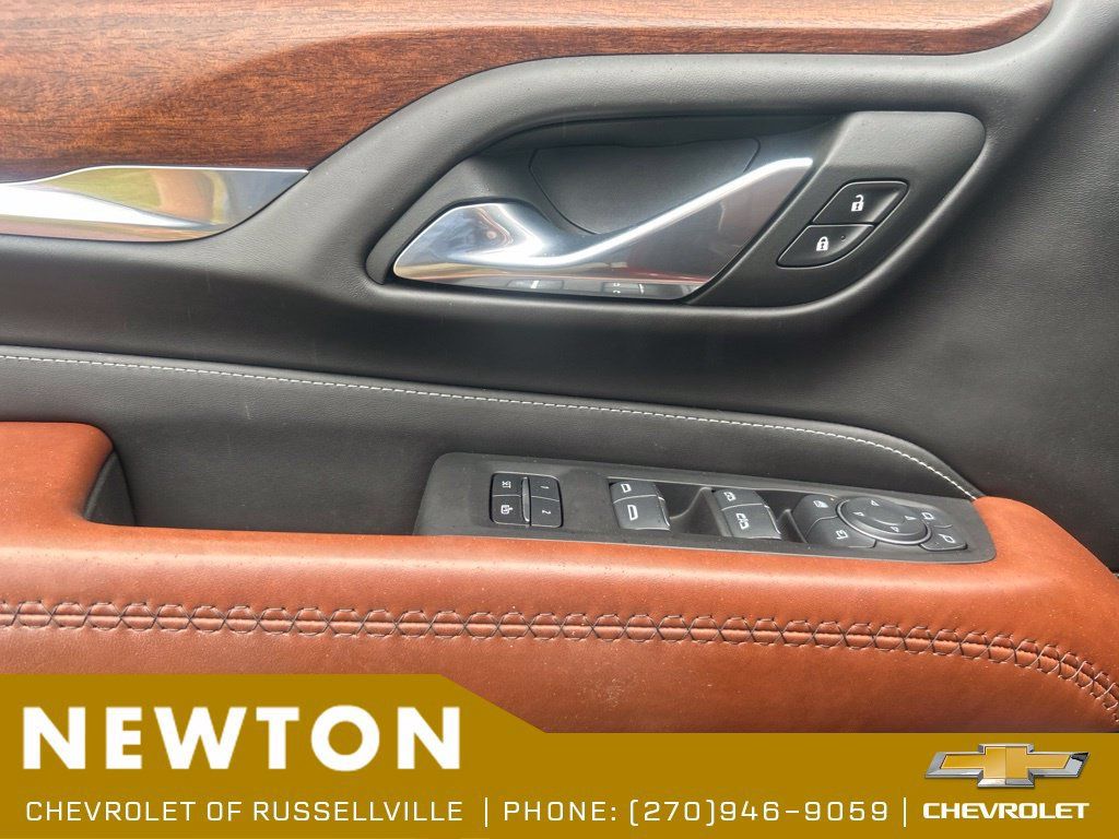 Used 2024 GMC Yukon XL Denali Ultimate AWD/4WD image 9