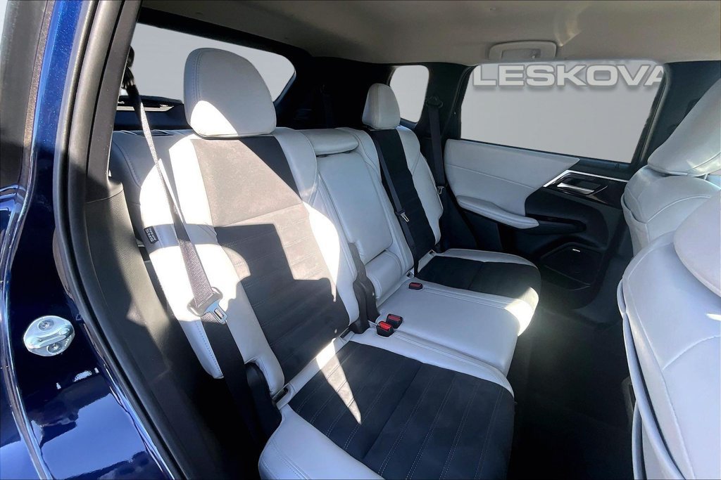 Used 2025 Mitsubishi Outlander SE AWD/4WD image 26
