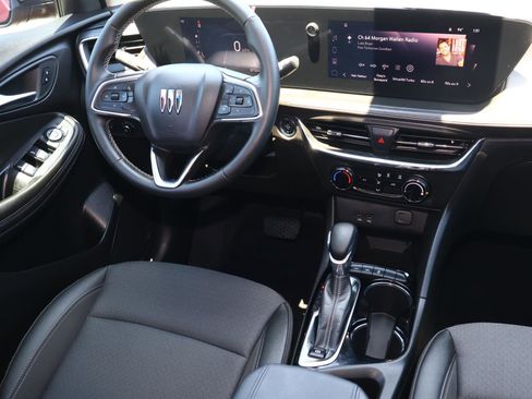 Used 2024 Buick Encore GX Preferred AWD/4WD image 9