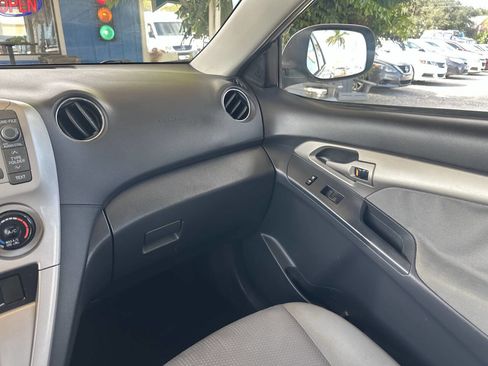 Used 2009 Toyota Matrix S image 10