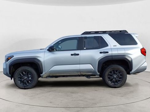 Used 2025 Toyota 4Runner SR5 AWD/4WD image 2