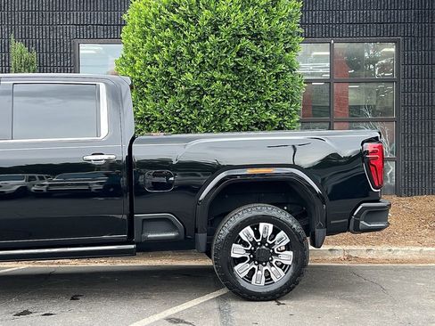 Used 2024 GMC Sierra 3500 Denali w/ Denali Reserve Package image 11