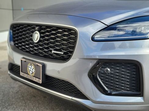 Used 2024 Jaguar E-PACE R-Dynamic SE image 39