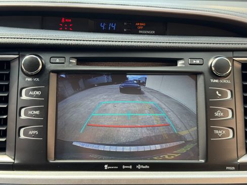 Used 2018 Toyota Highlander Plus AWD/4WD image 24
