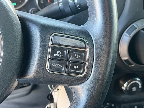 Used 2018 Jeep Wrangler Unlimited Sport S image 25