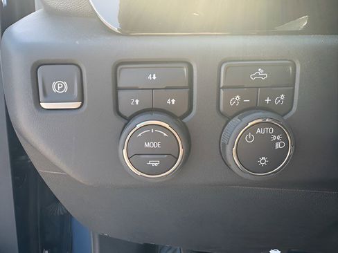 Certified 2024 Chevrolet Silverado 2500 LT AWD/4WD image 10