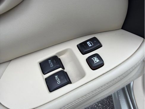 Used 2003 Lexus SC 430 Convertible RWD image 10
