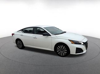 Used 2025 Nissan Altima 2.5 SV video 2