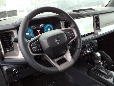 New 2025 Ford Bronco Outer Banks w/ Sasquatch Package image 5