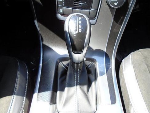 Used 2015 Volvo XC60 T6 R-Design Premier Plus image 31