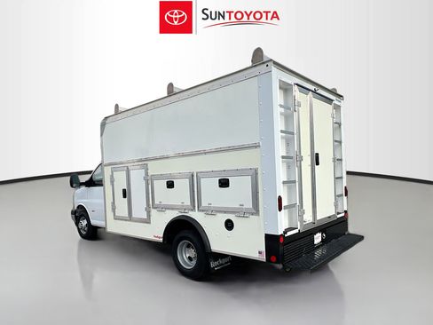 Used 2022 Chevrolet Express 3500 w/ Power Convenience Package image 6