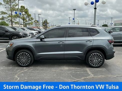 New 2026 Volkswagen Taos SE FWD image 6