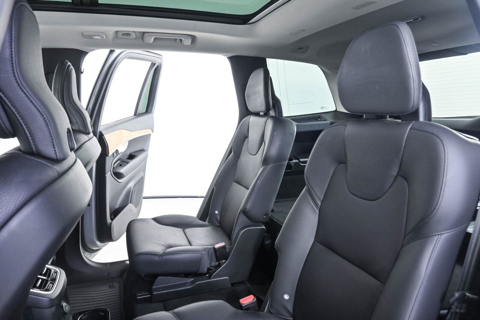 Certified 2024 Volvo XC90 T8 Plus w/ Protection Package Premier AWD/4WD image 21