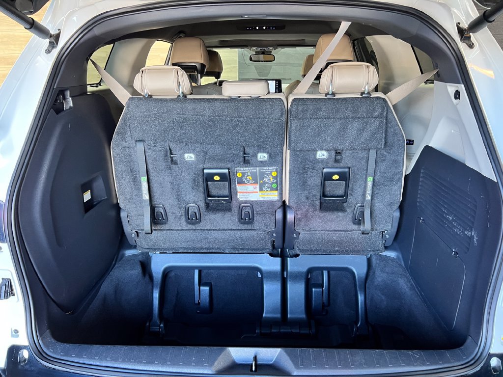 Used 2024 Toyota Sienna Limited AWD/4WD image 22
