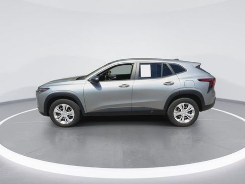 Used 2024 Chevrolet Trax LS FWD image 7