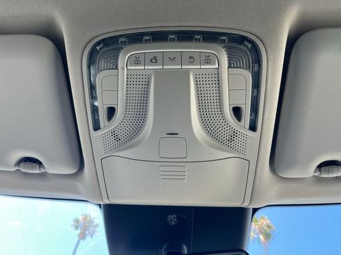 Used 2019 Mercedes-Benz Metris Passenger image 26