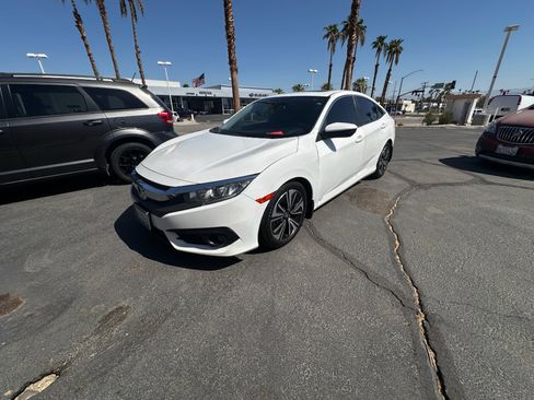 Used 2018 Honda Civic EX-T image 1