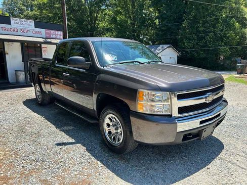 Used 2011 Chevrolet Silverado 1500 LS RWD image 1