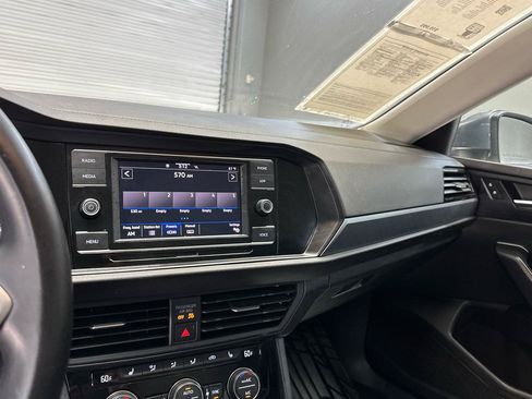 Used 2024 Volkswagen Jetta SE FWD image 20