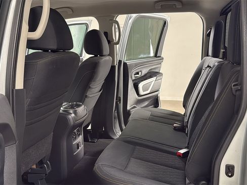 Used 2018 Nissan Titan SV w/ SV Convenience Package image 15