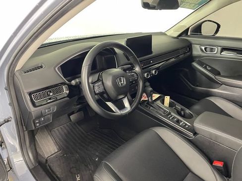 Used 2024 Honda Civic Touring image 3