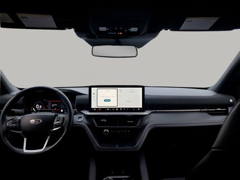 Used 2025 Ford Explorer Platinum w/ LUX Leather Package image 23