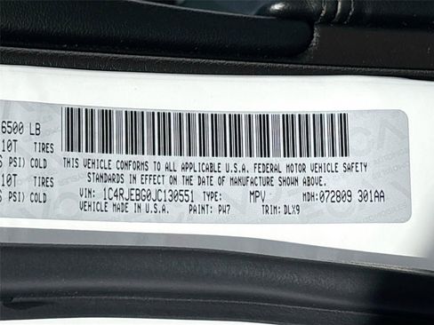 Used 2018 Jeep Grand Cherokee Limited w/ Luxury Group II image 33