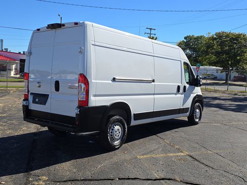 Used 2025 RAM ProMaster 2500 image 4