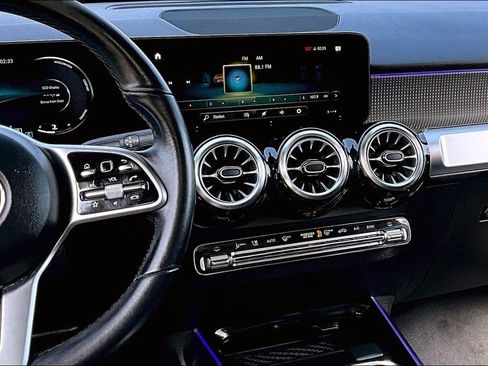 Used 2022 Mercedes-Benz GLB 250 GLB 250 w/ Premium Package Lite image 9