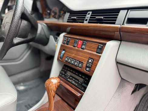 Used 1987 Mercedes-Benz 300 D Turbo image 36