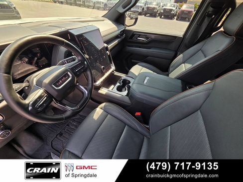 Used 2025 GMC Yukon AT4 AWD/4WD image 10