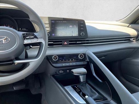Used 2023 Hyundai Elantra SEL FWD image 8