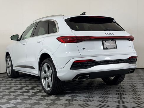 Used 2025 Audi Q5 Premium Plus w/ Premium Plus AWD/4WD image 3